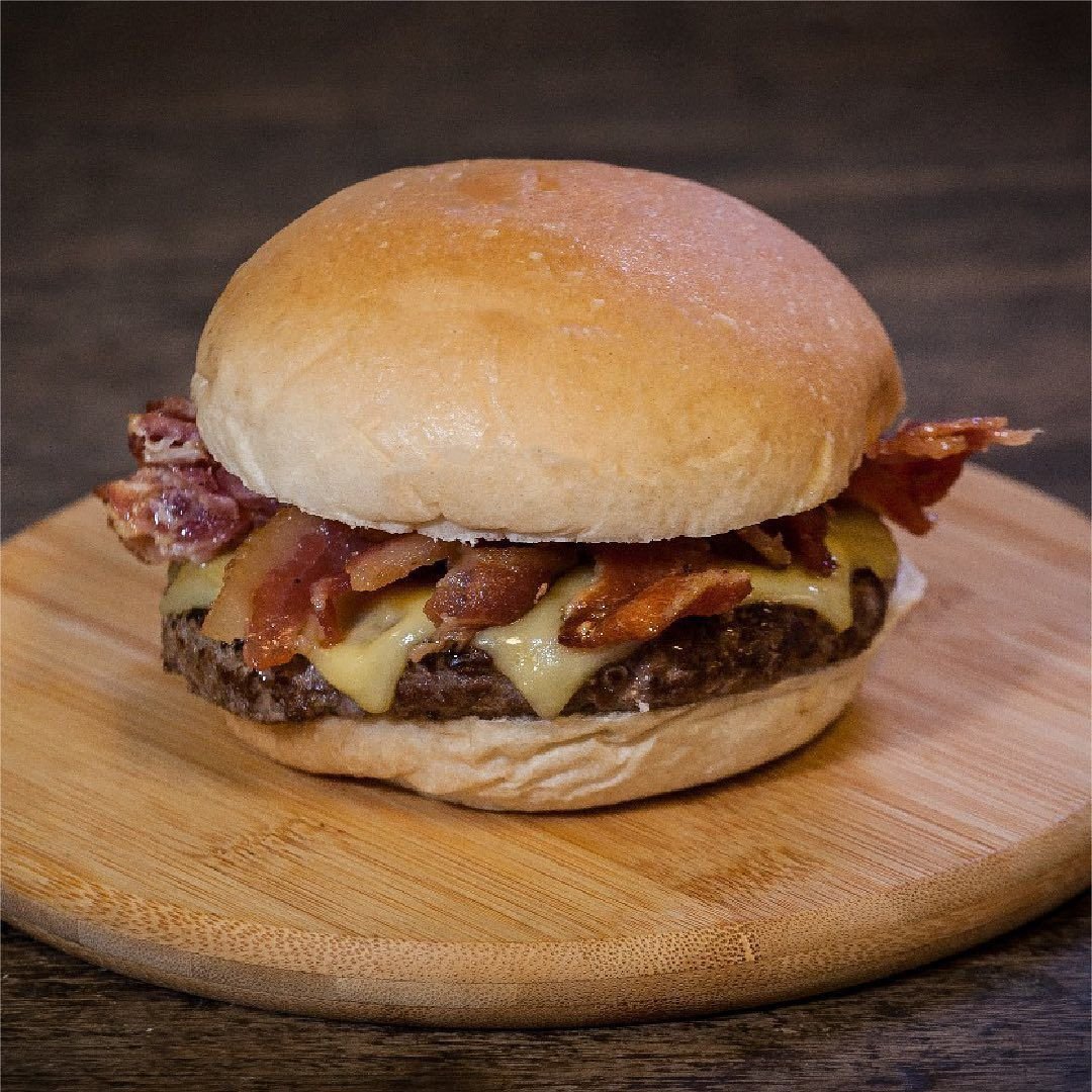 HUM OR BACON BURGER